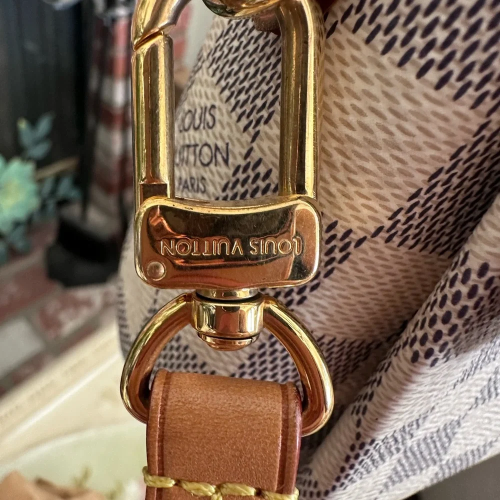 Louis Vuitton Damier Azur Croisette - Picture 4 of 15